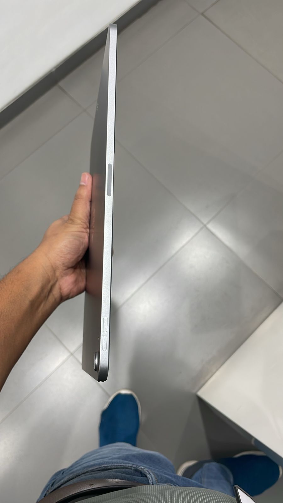 13-inch iPad Air M3 7th Gen (Demo)