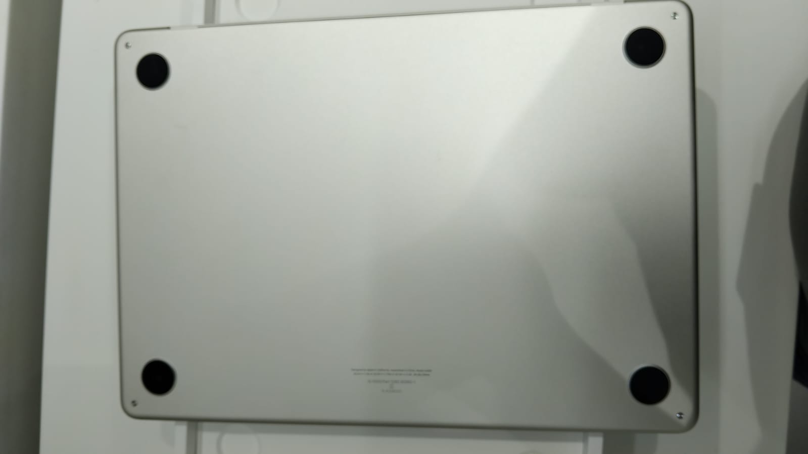 13-inch MacBook Air with M2 Chip (Demo)