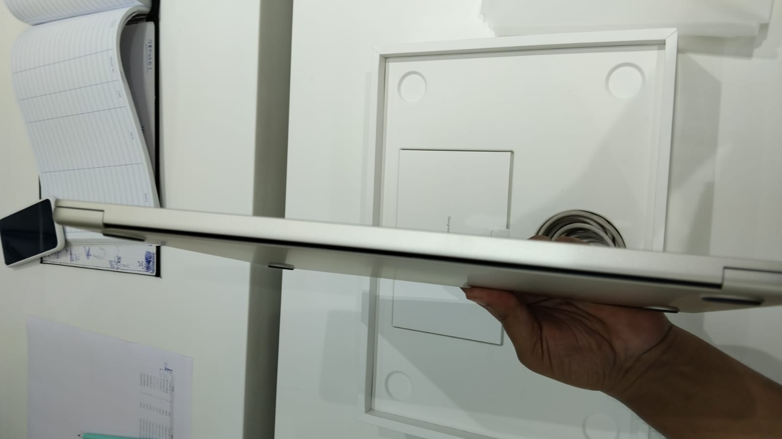 13-inch MacBook Air with M2 Chip (Demo)