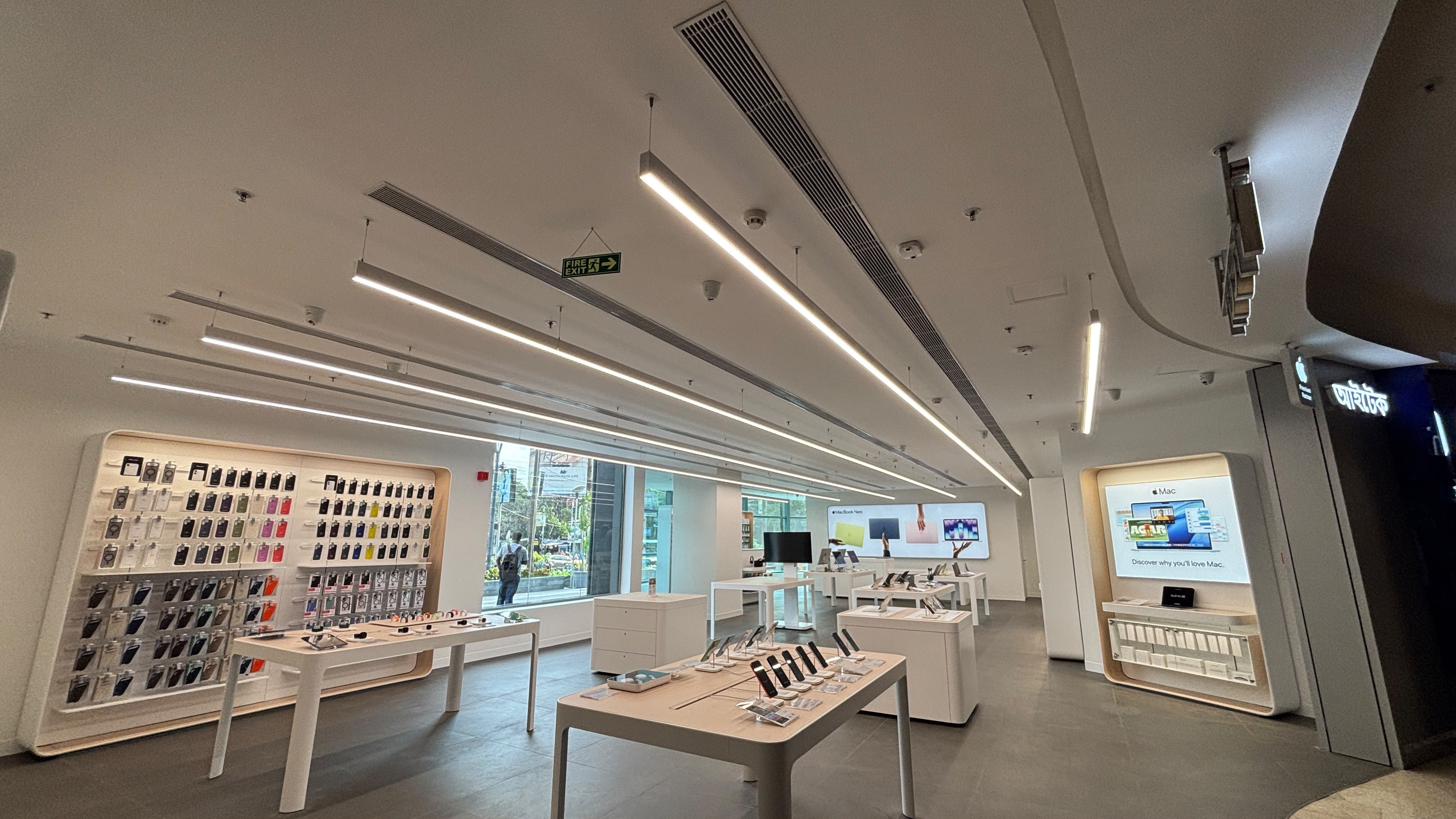 iTech, Acropolis Mall