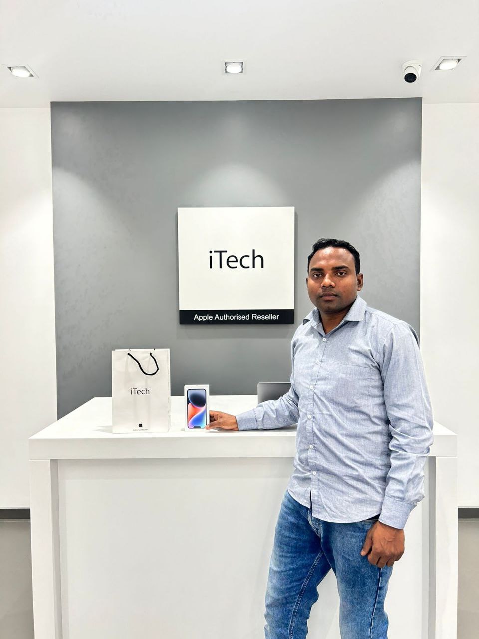 happy customer reviews at iTech Store Apple Reseller in India