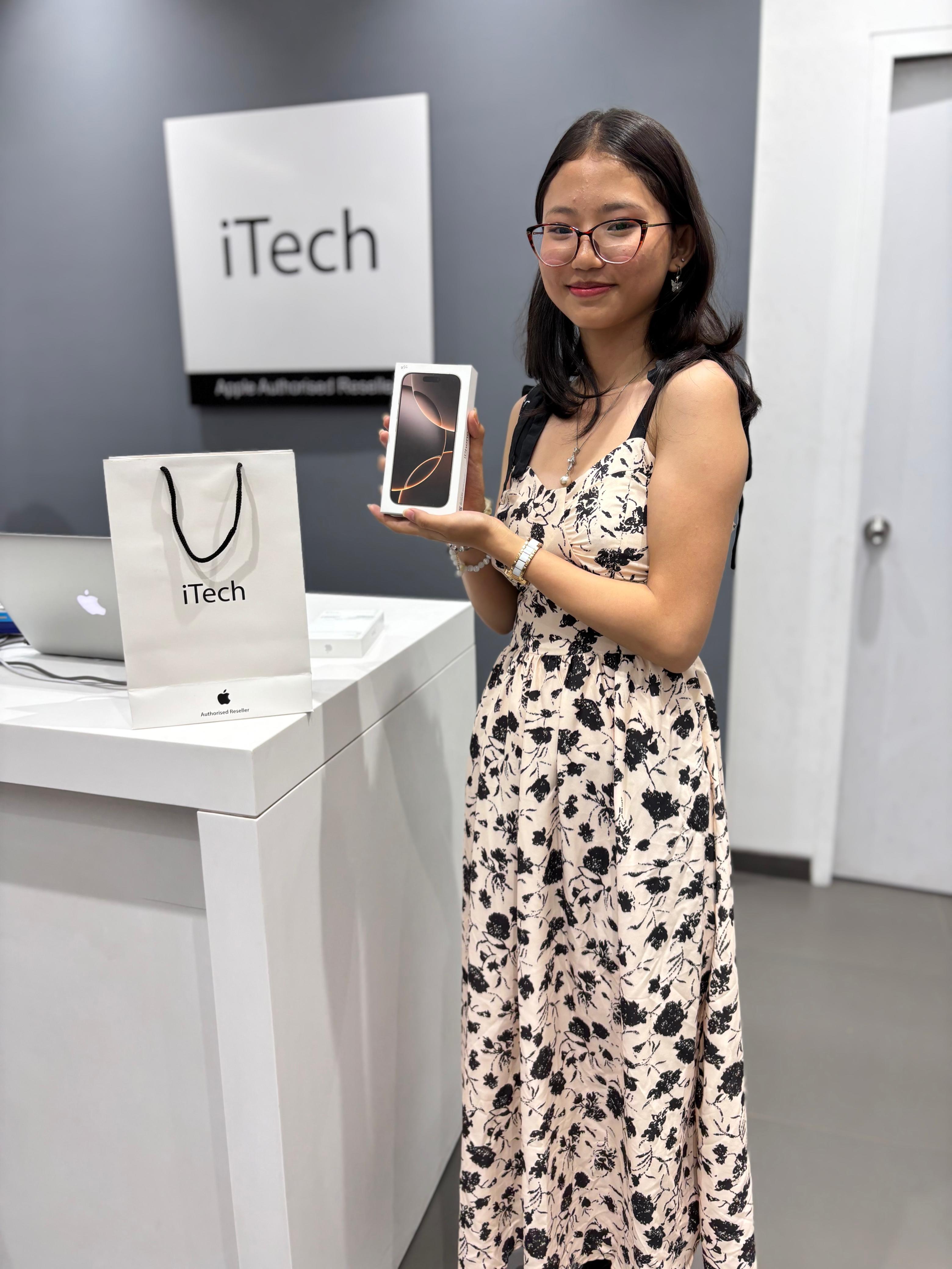happy customer reviews at iTech Store Apple Reseller in India