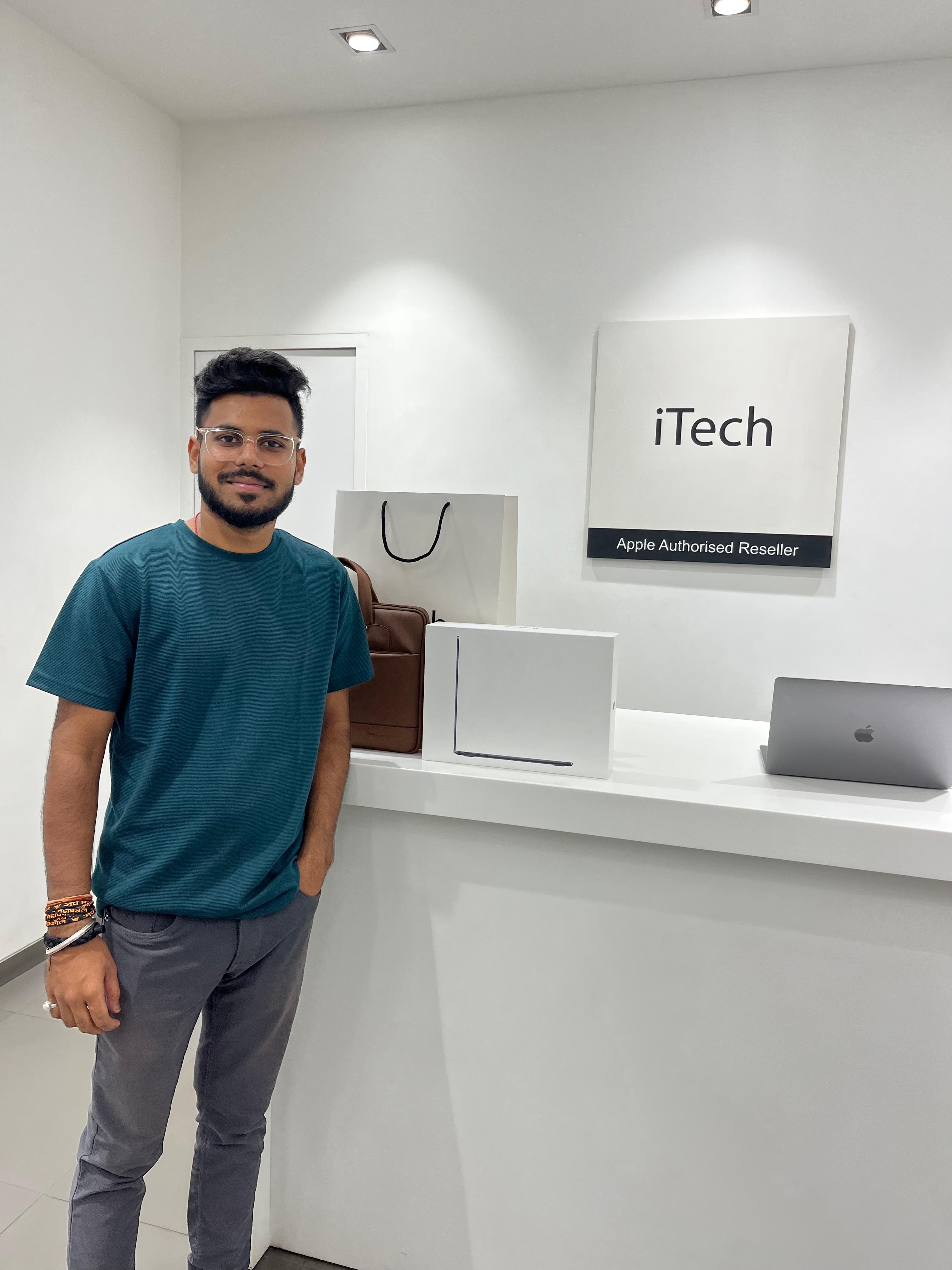 happy customer reviews at iTech Store Apple Reseller in India