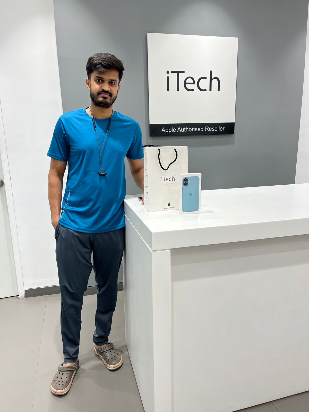 happy customer reviews at iTech Store Apple Reseller in India