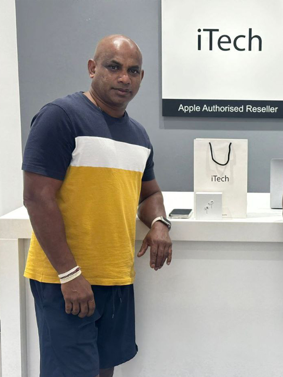 happy customer reviews at iTech Store Apple Reseller in India