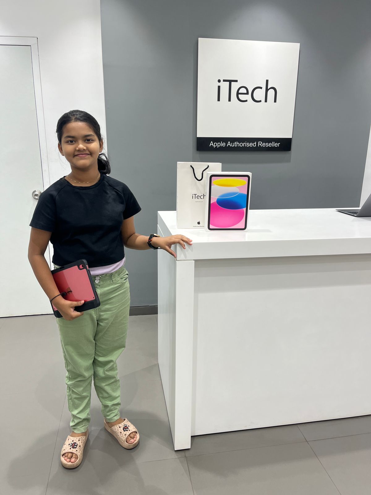 happy customer reviews at iTech Store Apple Reseller in India