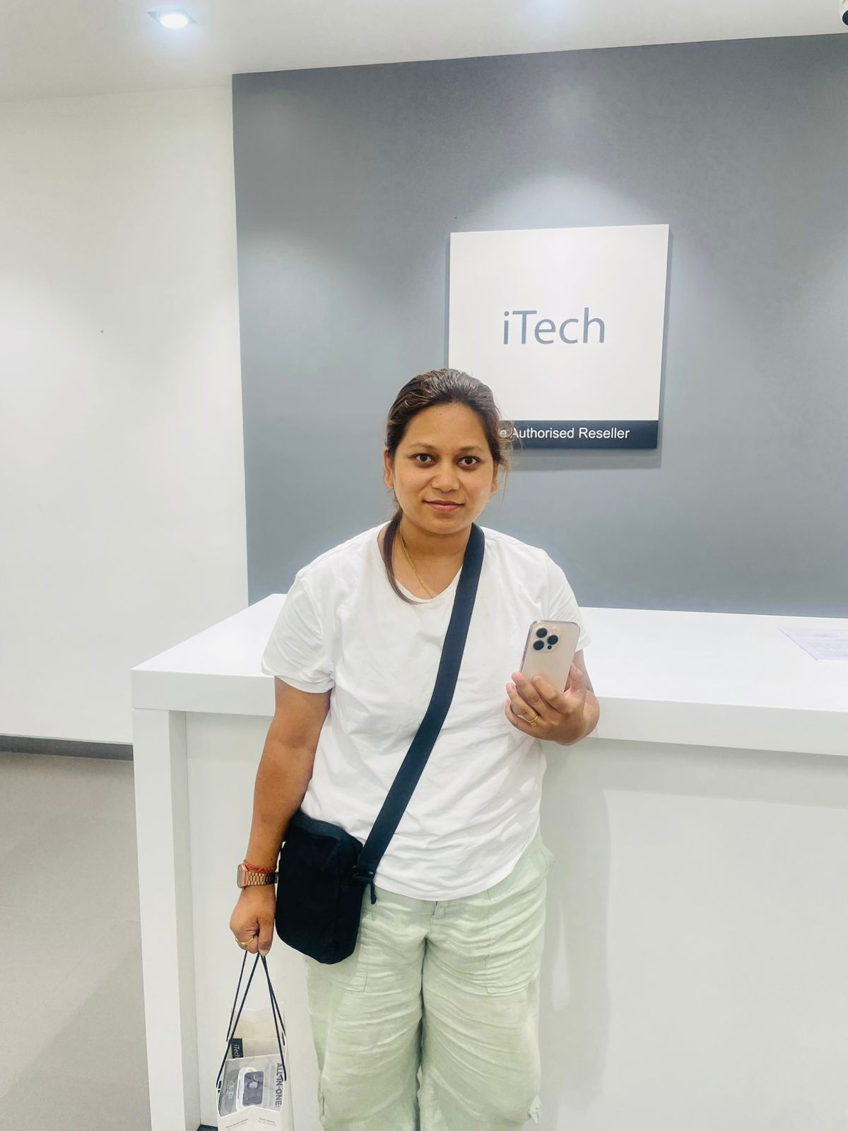 happy customer reviews at iTech Store Apple Reseller in India
