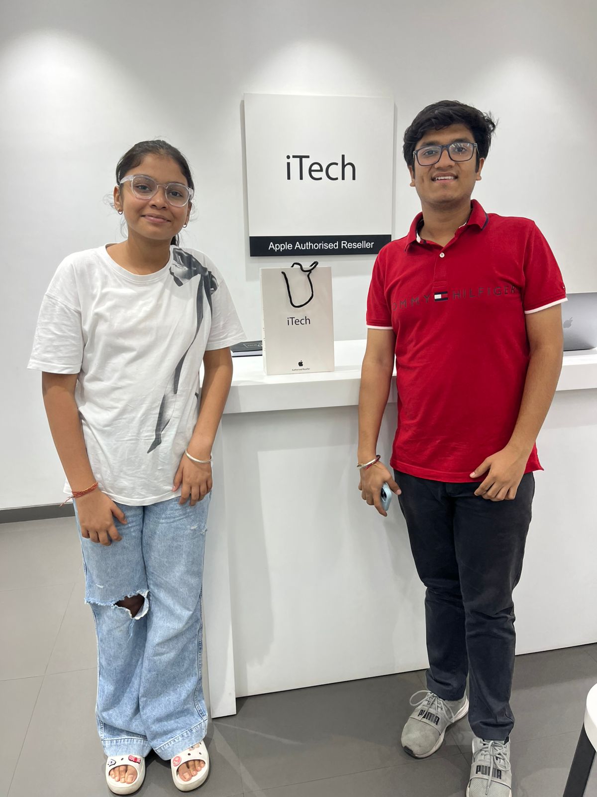 happy customer reviews at iTech Store Apple Reseller in India