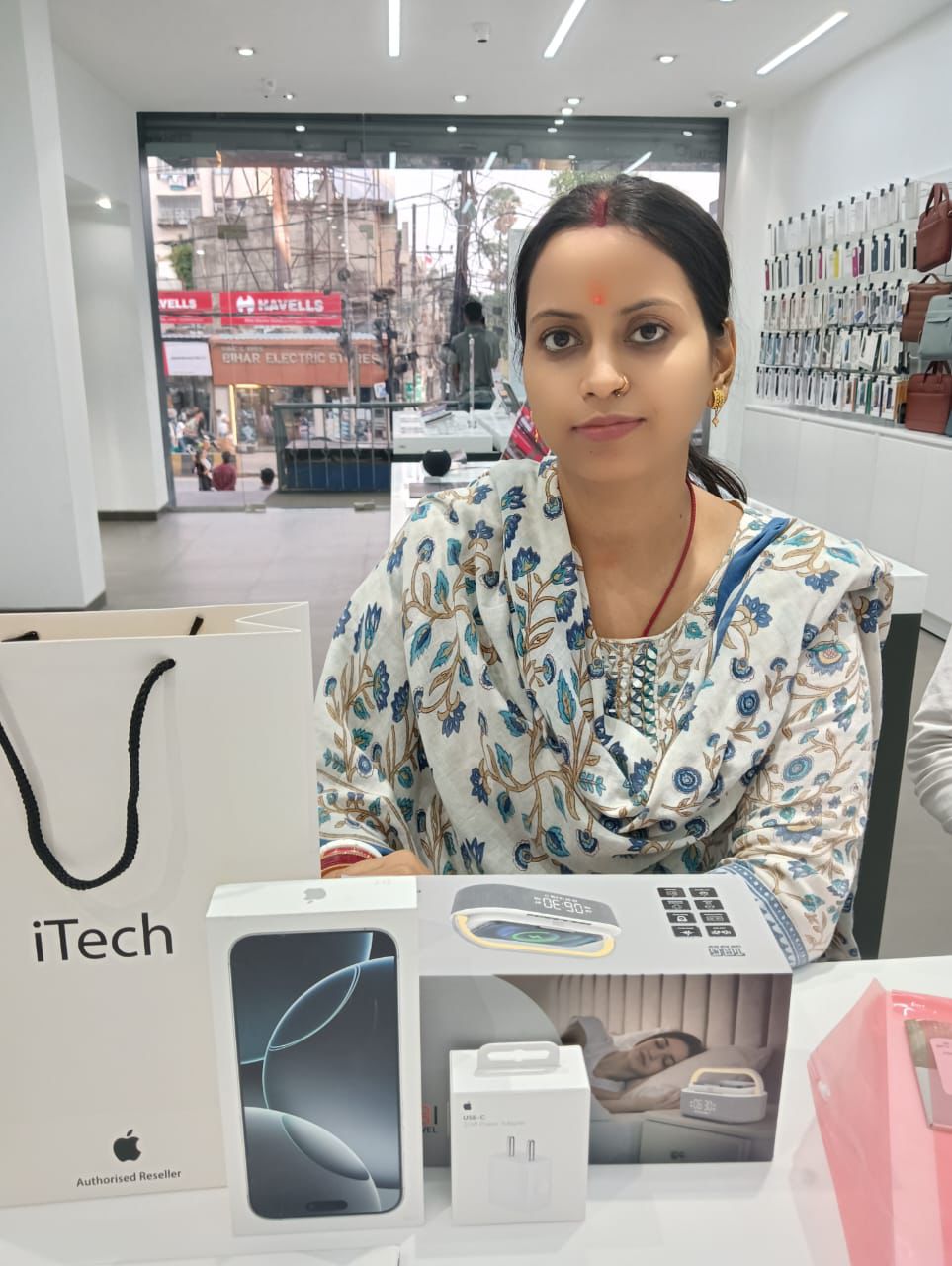 happy customer reviews at iTech Store Apple Reseller in India