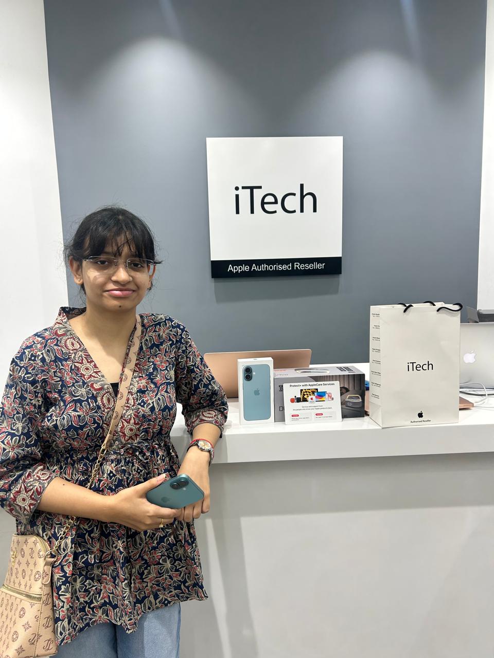 happy customer reviews at iTech Store Apple Reseller in India