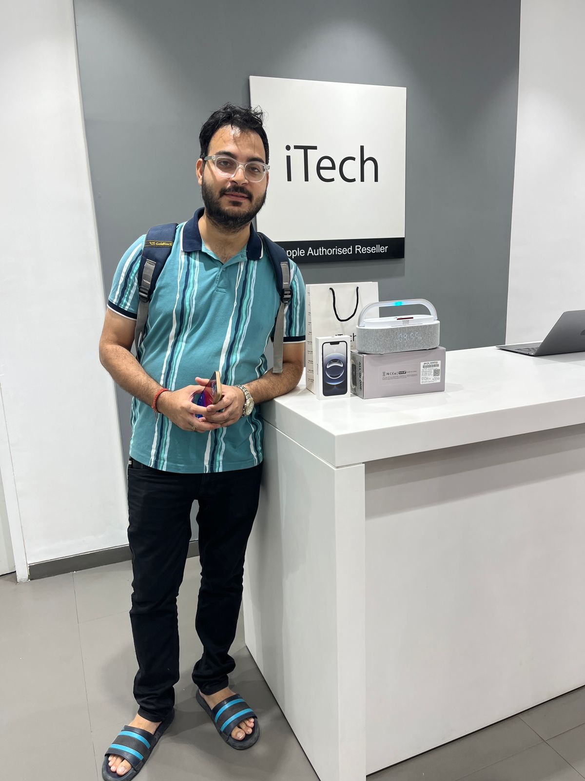 happy customer reviews at iTech Store Apple Reseller in India