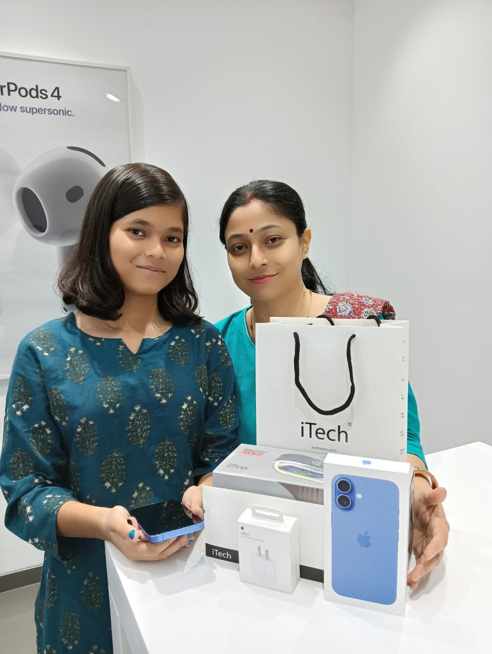 happy customer reviews at iTech Store Apple Reseller in India