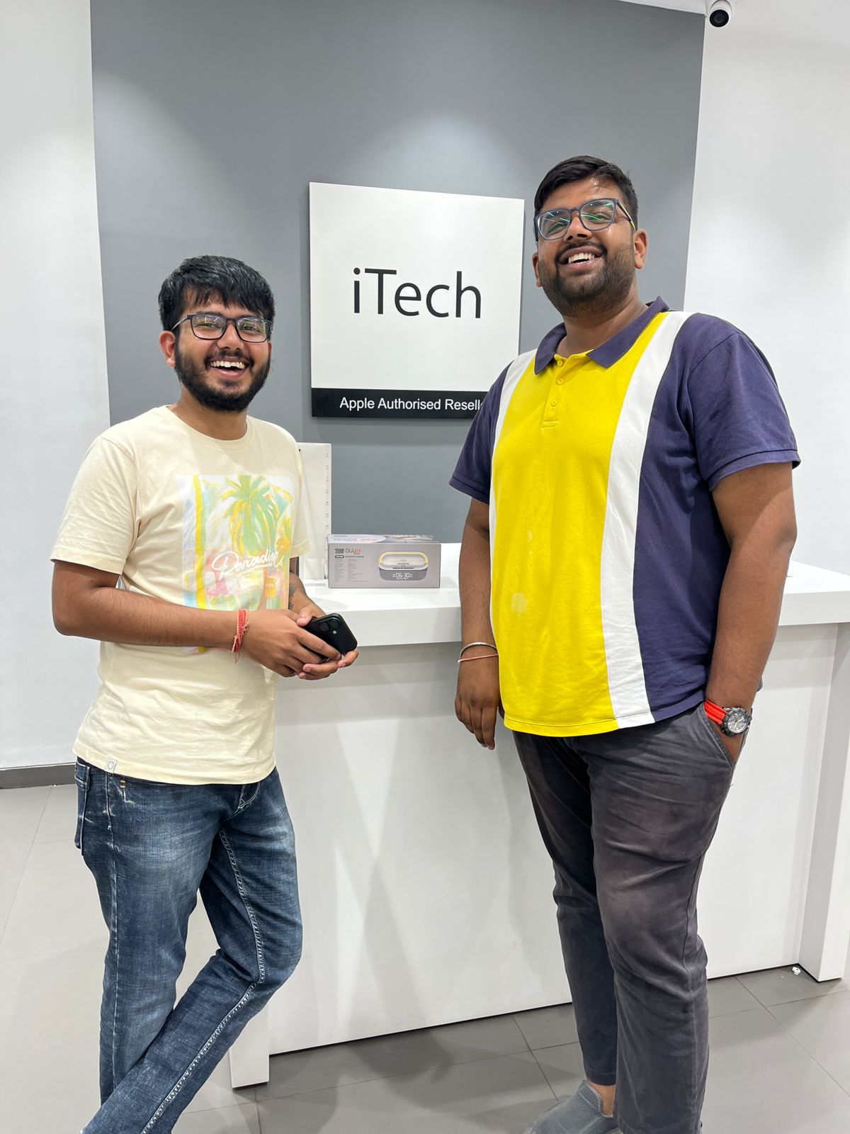 happy customer reviews at iTech Store Apple Reseller in India