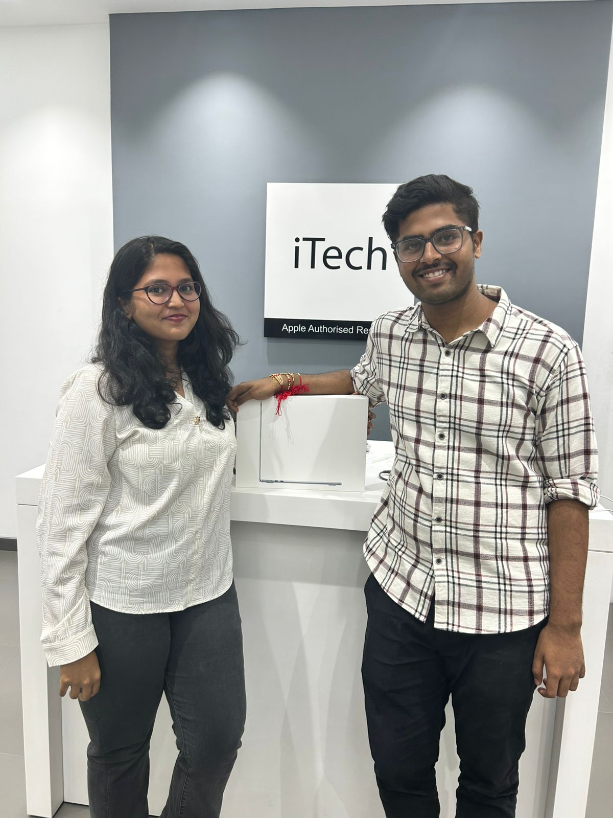 happy customer reviews at iTech Store Apple Reseller in India