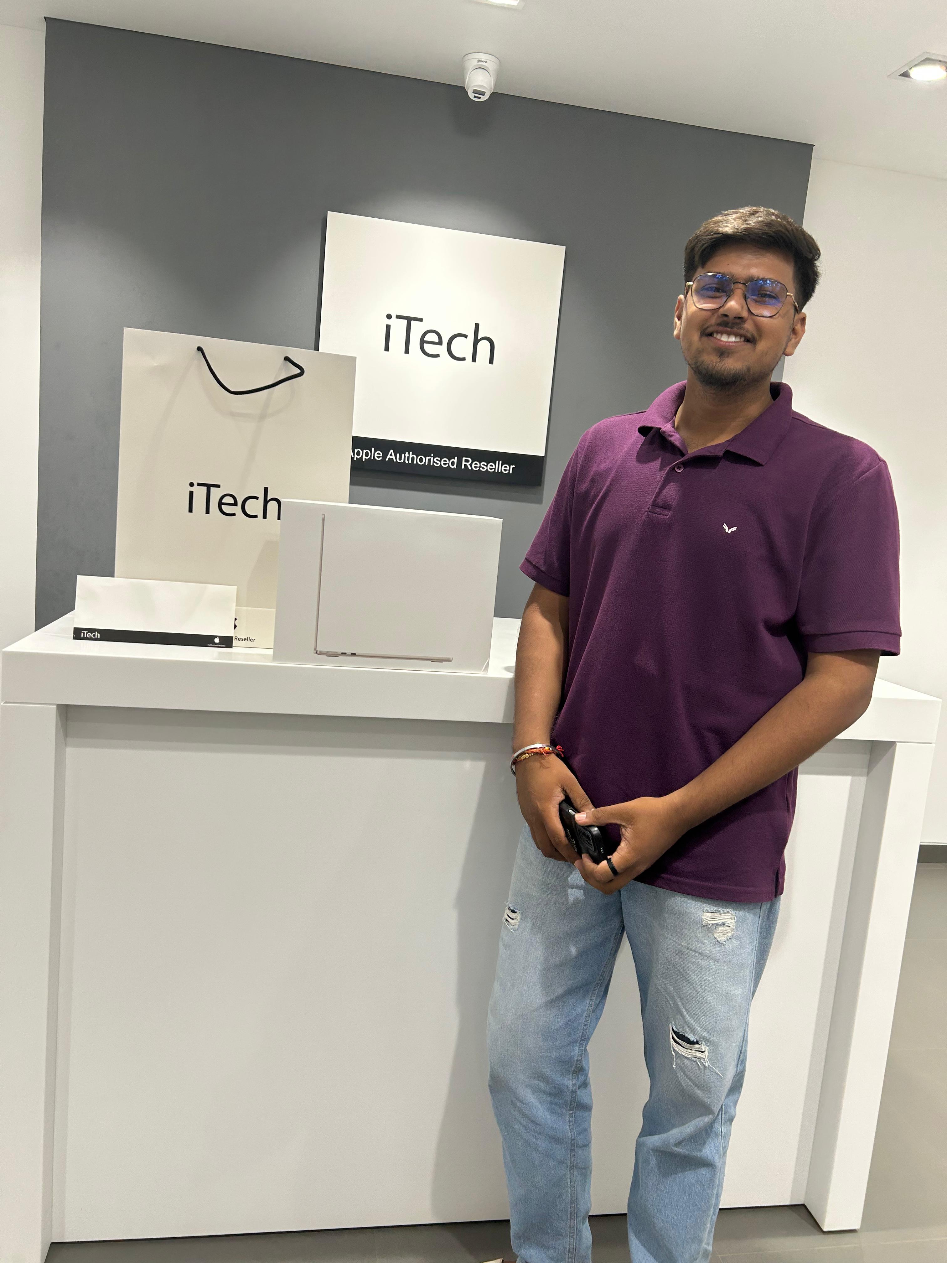 happy customer reviews at iTech Store Apple Reseller in India