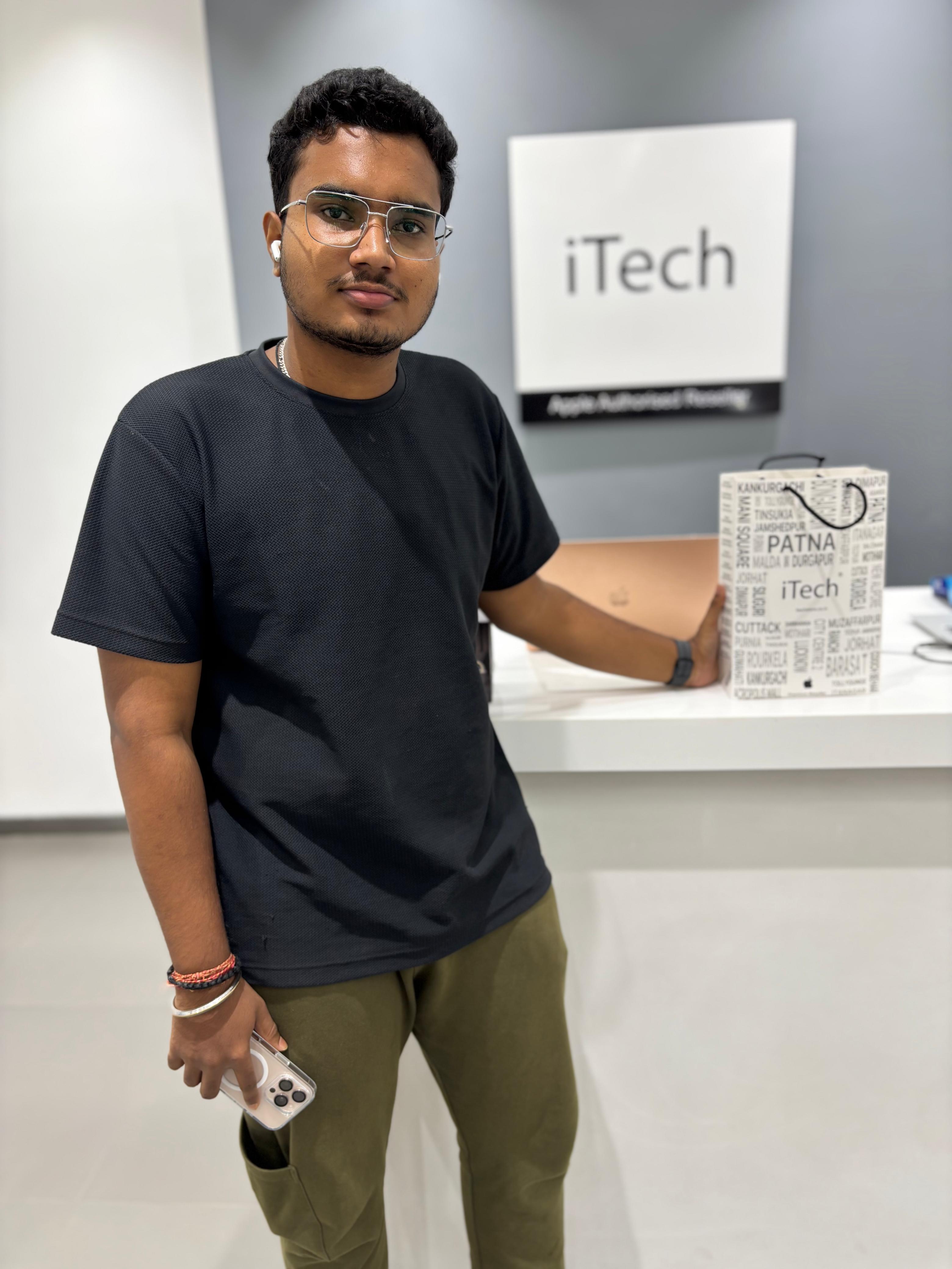 happy customer reviews at iTech Store Apple Reseller in India