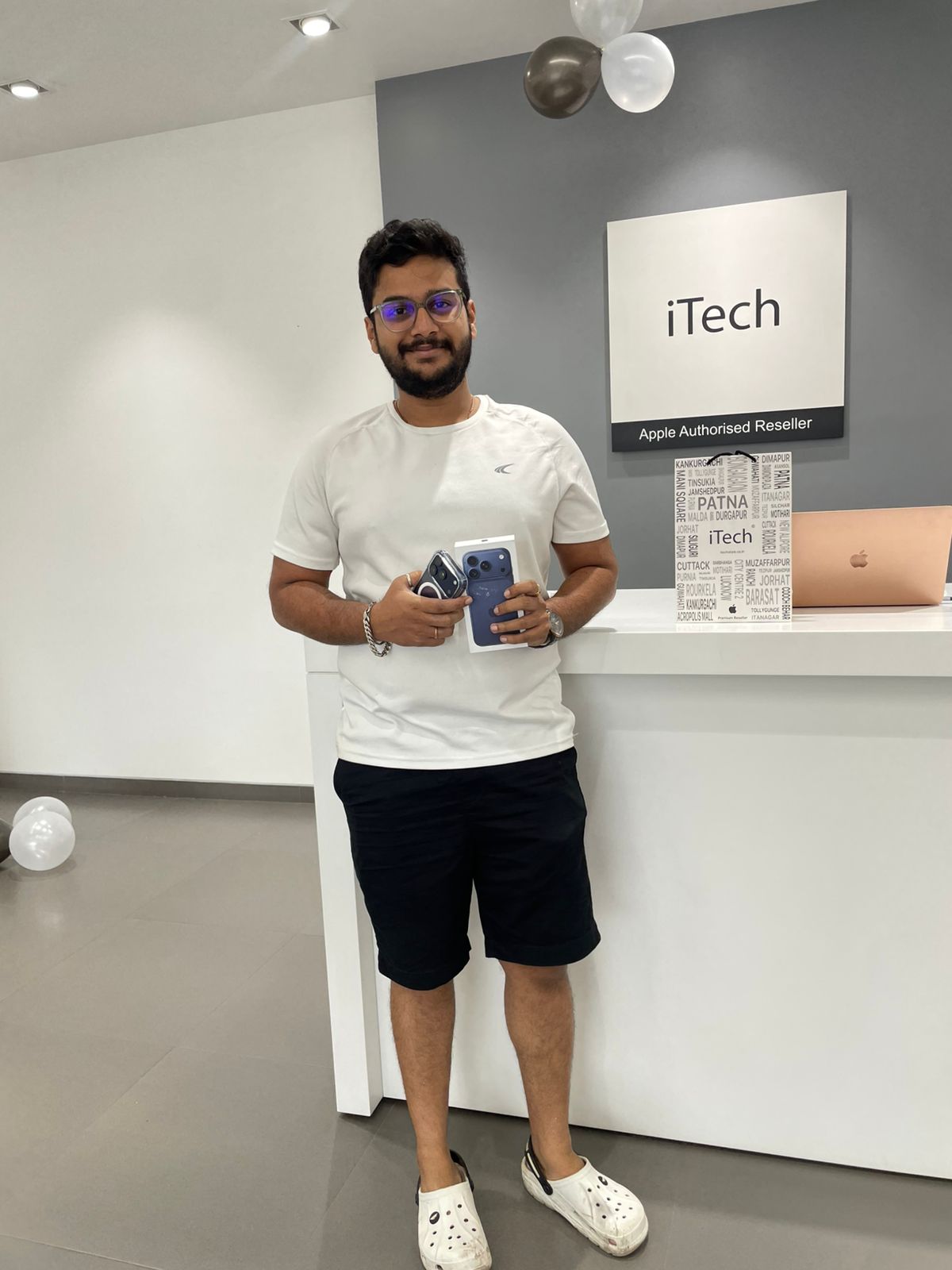 happy customer reviews at iTech Store Apple Reseller in India
