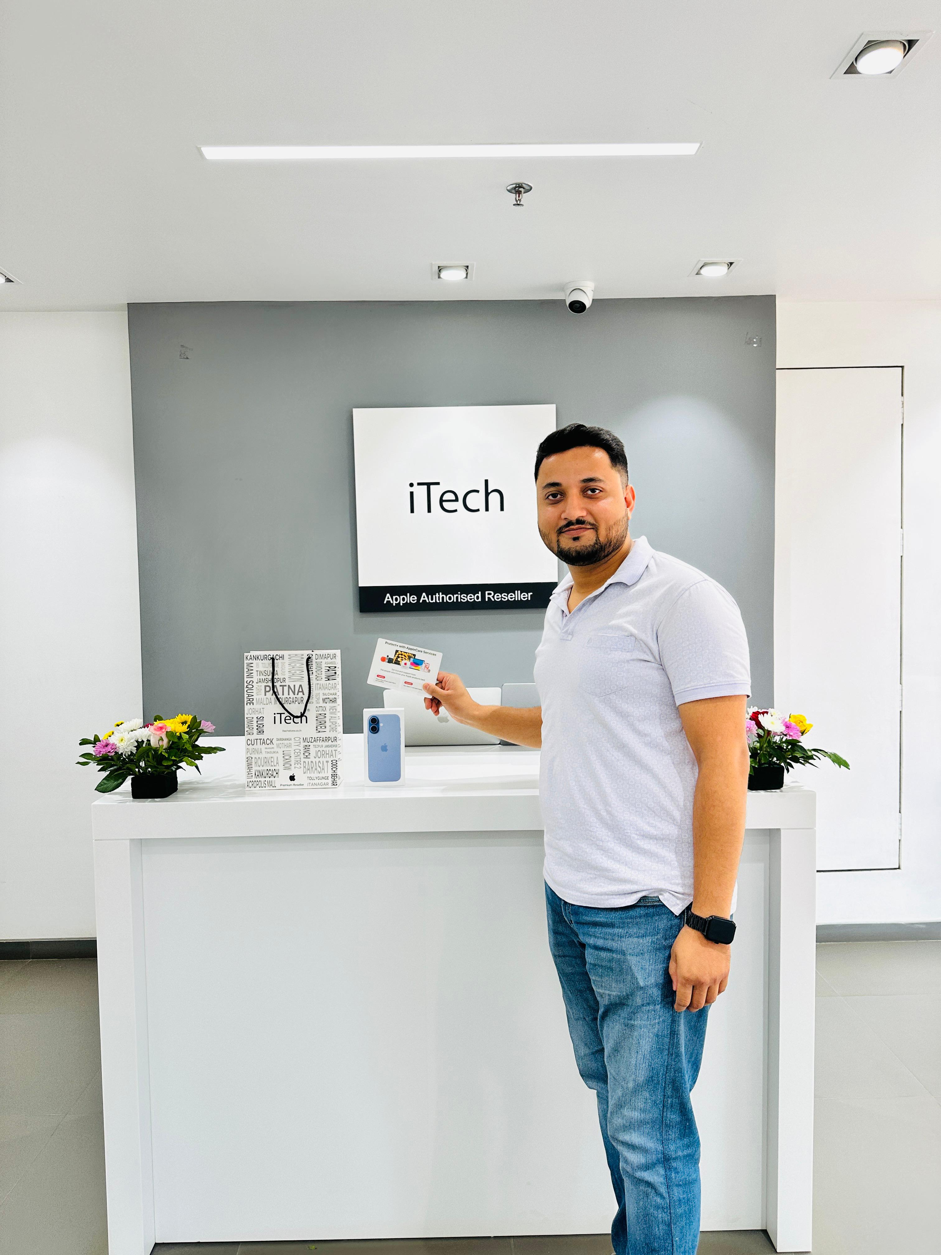 happy customer reviews at iTech Store Apple Reseller in India