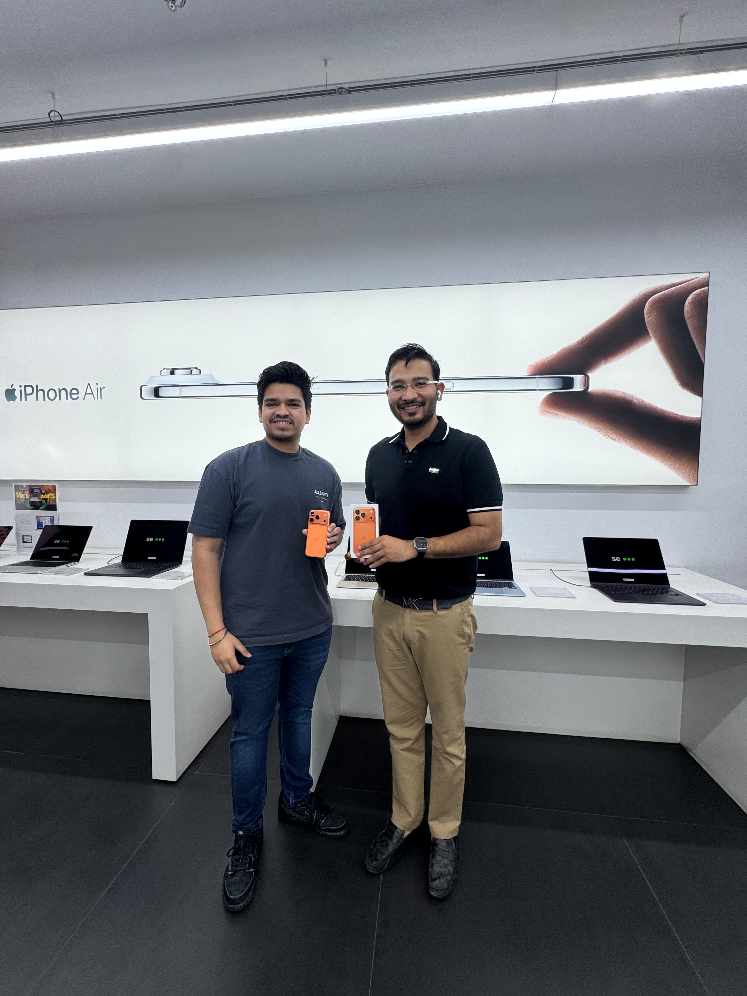 happy customer reviews at iTech Store Apple Reseller in India