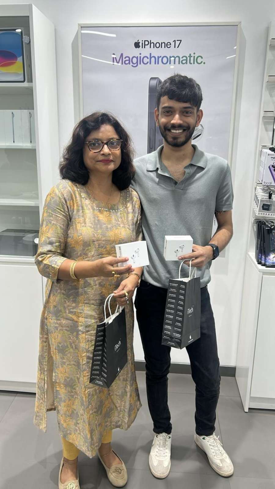happy customer reviews at iTech Store Apple Reseller in India