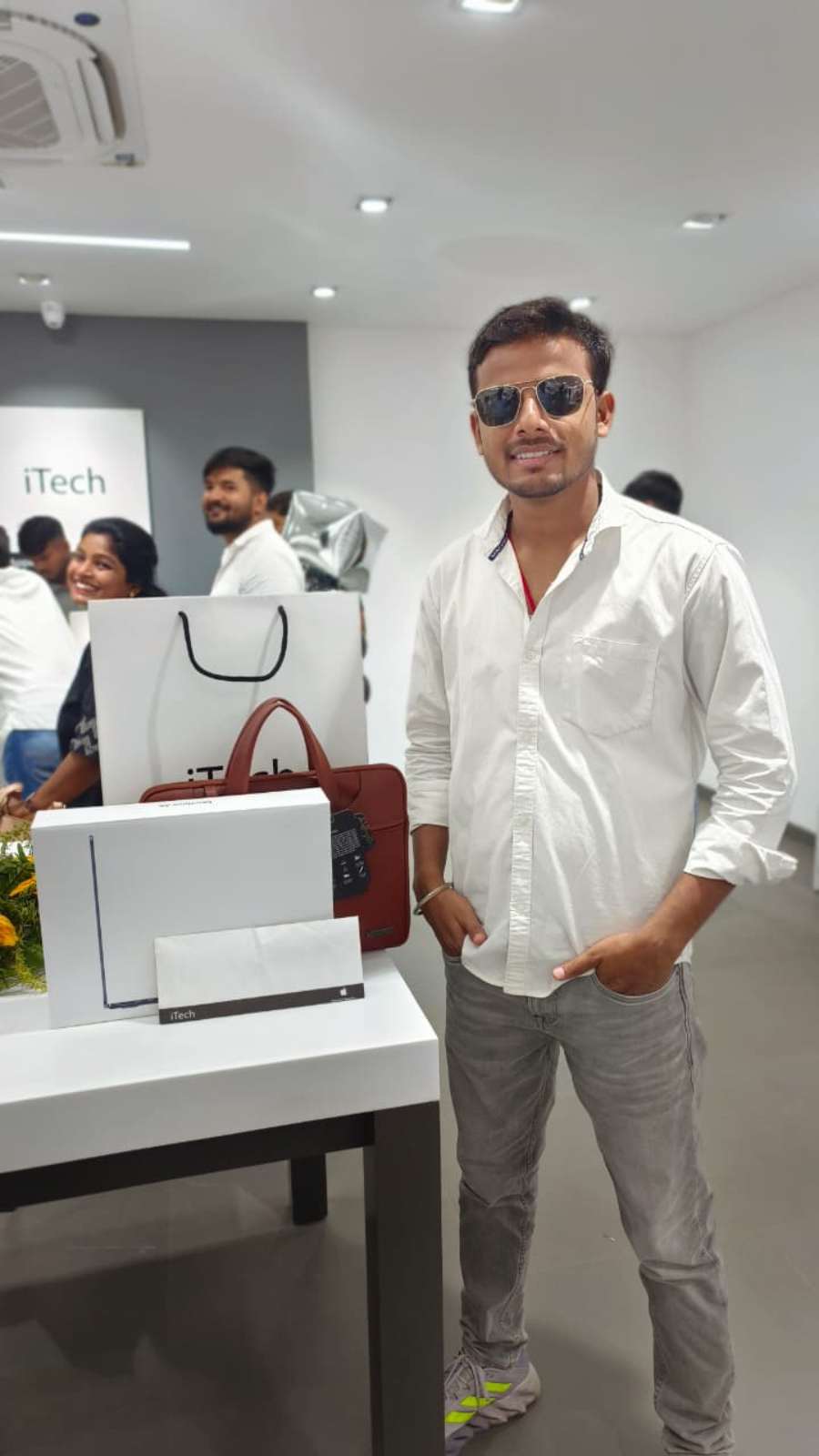 happy customer reviews at iTech Store Apple Reseller in India