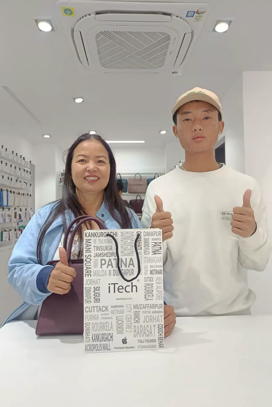 happy customer reviews at iTech Store Apple Reseller in India